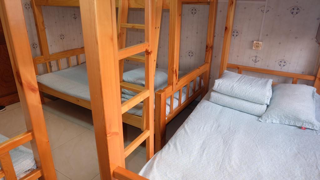 Liusu Hostel Jinling Branch Нанкин Экстерьер фото